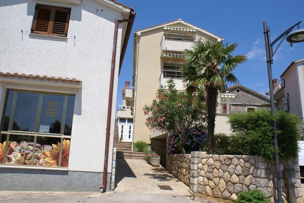 Apartments Robert Porat  Εξωτερικό φωτογραφία