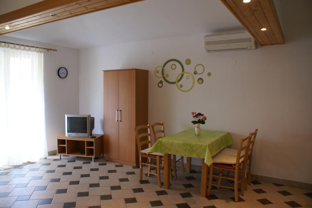 Apartments Robert Porat  Εξωτερικό φωτογραφία