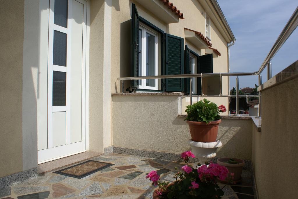 Apartments Robert Porat  Εξωτερικό φωτογραφία