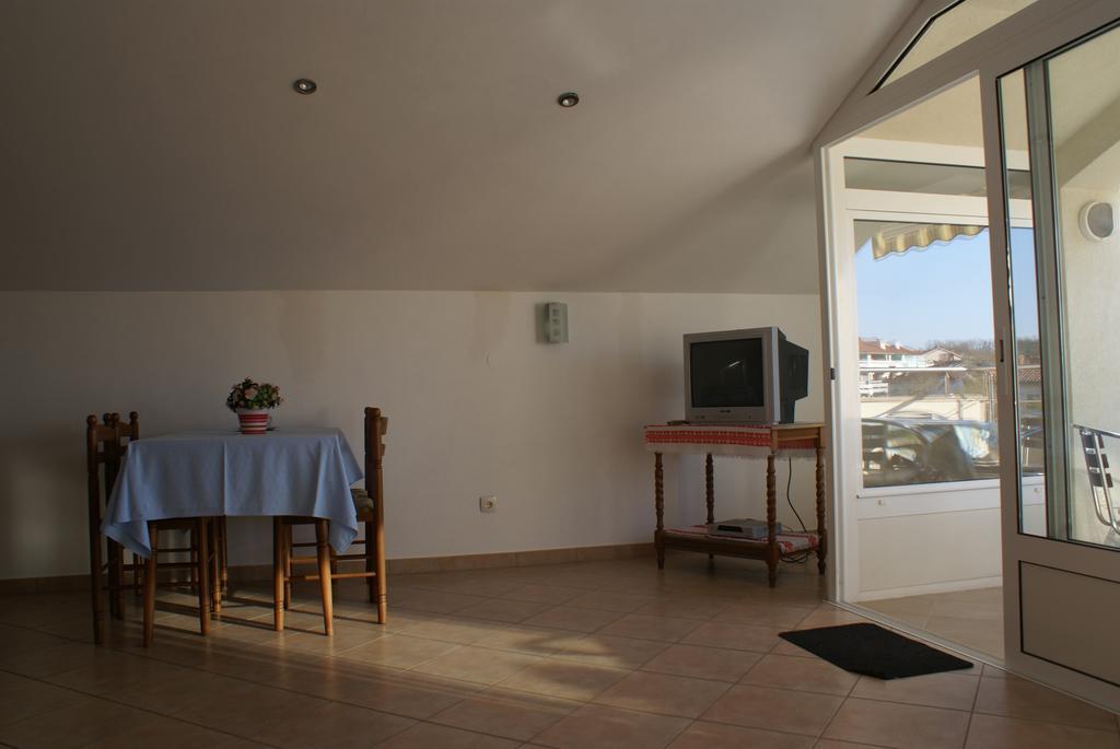 Apartments Robert Porat  Εξωτερικό φωτογραφία